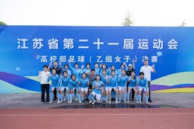 成都蓉城主帅回乡庆祝雕像揭幕，立誓中超夺冠
